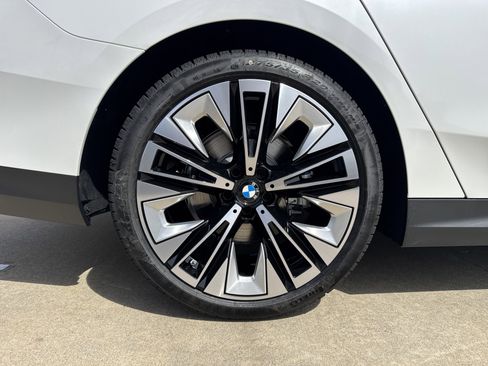 New 2026 BMW 530i xDrive image 28