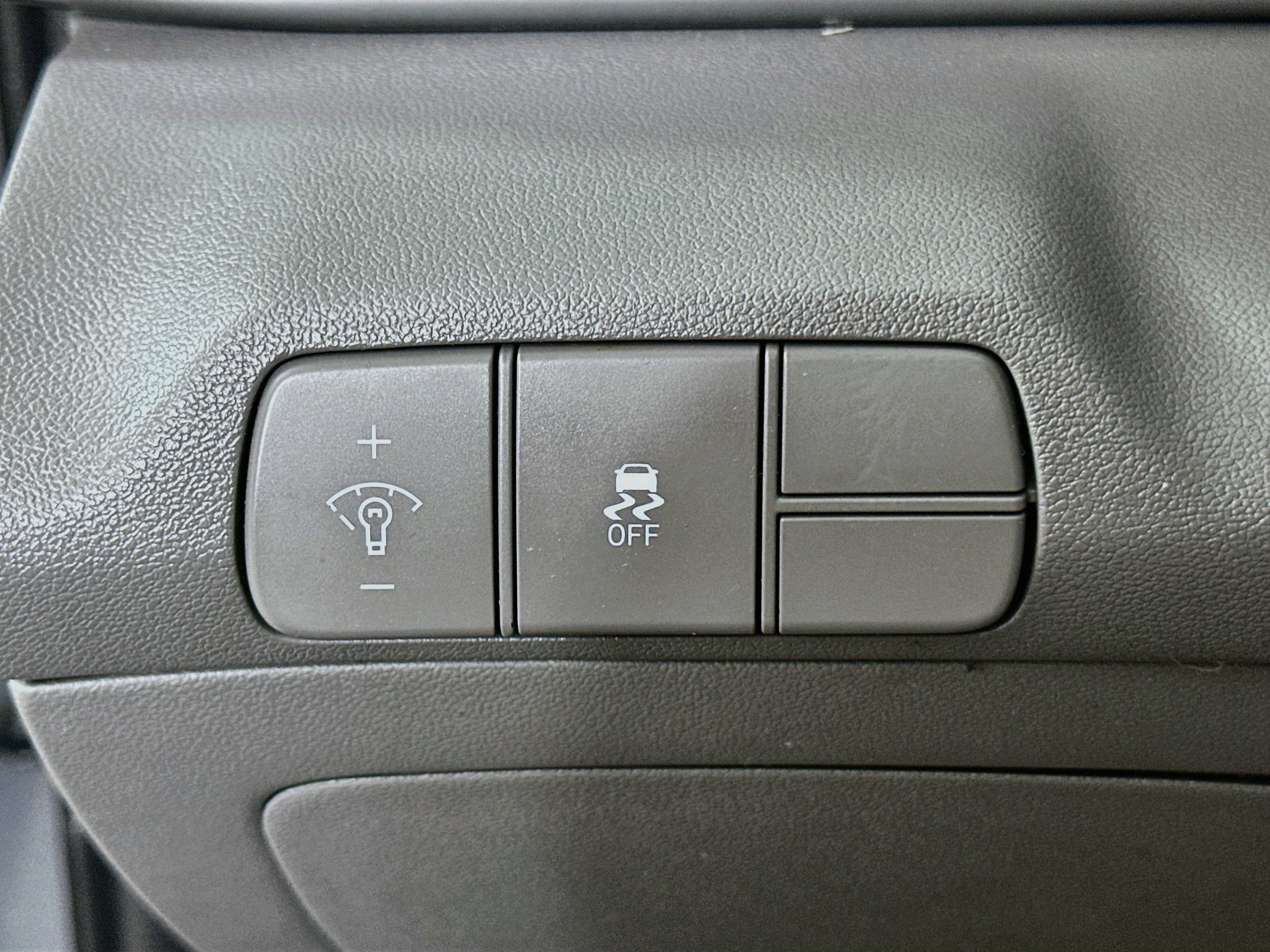 Used 2025 Hyundai Elantra Sport FWD image 17