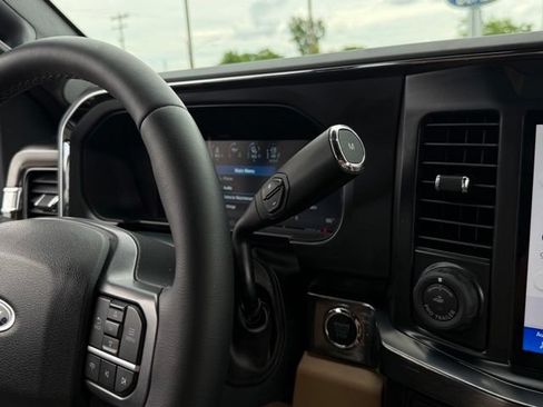 Used 2025 Ford F450 Lariat w/ Lariat Ultimate Package AWD/4WD image 13