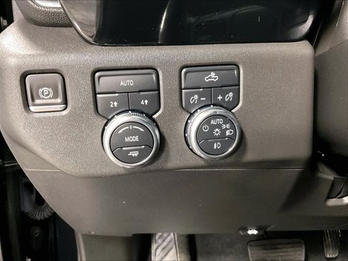 Used 2022 GMC Sierra 1500 Elevation image 25