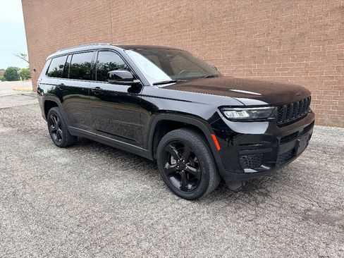 Used 2023 Jeep Grand Cherokee L Laredo AWD/4WD image 7