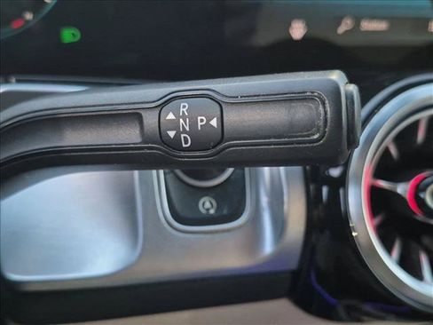 Certified 2022 Mercedes-Benz GLB 250 image 12