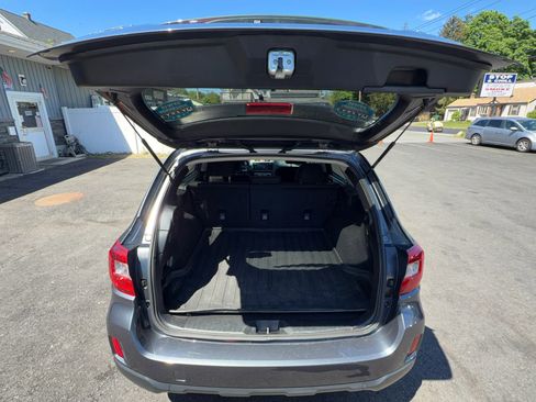 Used 2017 Subaru Outback 2.5i Premium AWD/4WD image 18