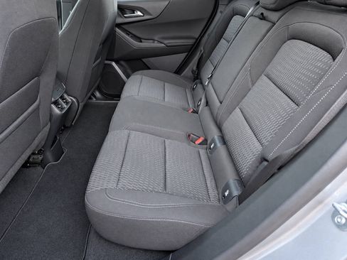 Used 2026 Chevrolet Equinox LT FWD image 33