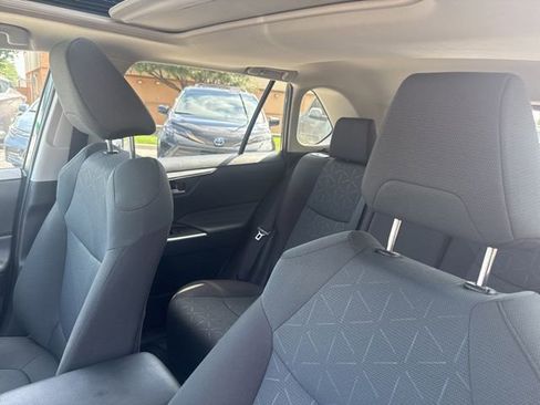 Used 2024 Toyota RAV4 XLE w/ Convenience Package FWD image 11