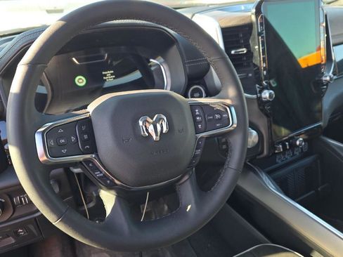 Used 2025 RAM 1500 Laramie AWD/4WD image 7