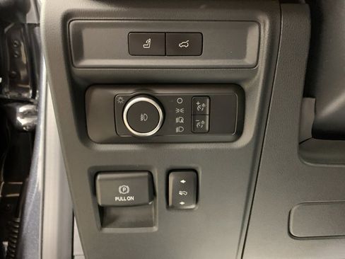 Used 2023 Ford Expedition Limited image 20