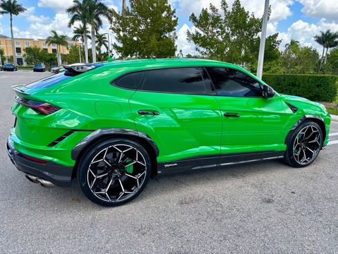 Used 2024 Lamborghini Urus Performante AWD/4WD image 6