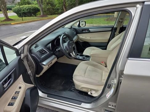 Used 2017 Subaru Legacy 2.5i Premium w/ Moonroof Package AWD/4WD image 5