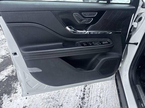 Used 2022 Lincoln Corsair AWD w/ Equipment Group 101A image 15