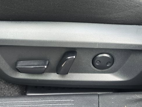 Used 2023 Nissan Rogue SV image 13