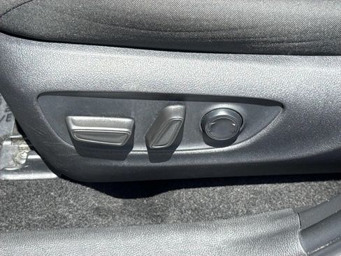 Used 2025 Toyota RAV4 XLE AWD/4WD image 22