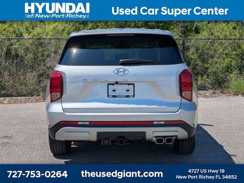 Used 2025 Hyundai Palisade SE image 4