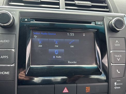 Used 2015 Toyota Camry XLE image 31