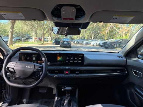 Used 2025 Kia K4 LXS image 27