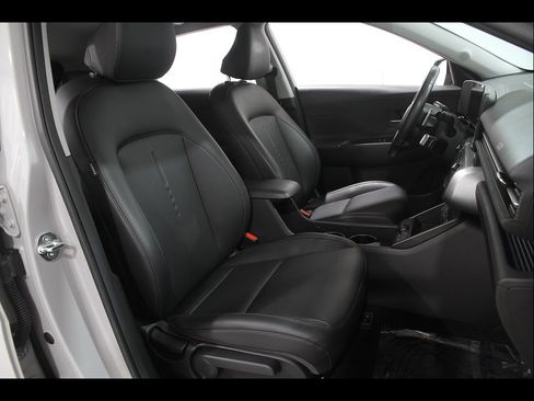 Certified 2024 Hyundai Kona Limited FWD image 18