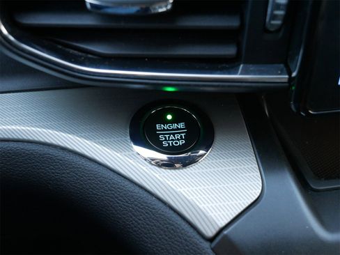 Certified 2020 Ford Explorer XLT w/ Equipment Group 202A image 29