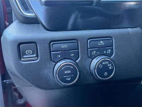 Used 2022 Chevrolet Silverado 1500 LT image 10