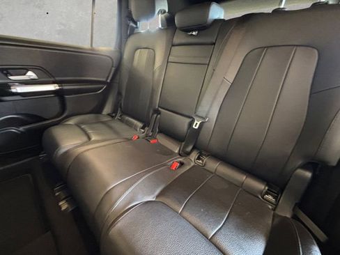 Used 2020 Mercedes-Benz GLB 250 image 28