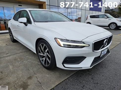 Used 2019 Volvo S60 T6 Momentum w/ Multimedia Package image 3