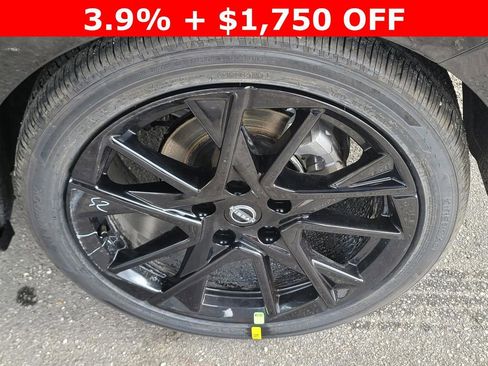 New 2025 Nissan Sentra SR w/ Midnight Edition image 30