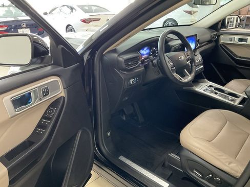 Used 2020 Ford Explorer Limited image 10