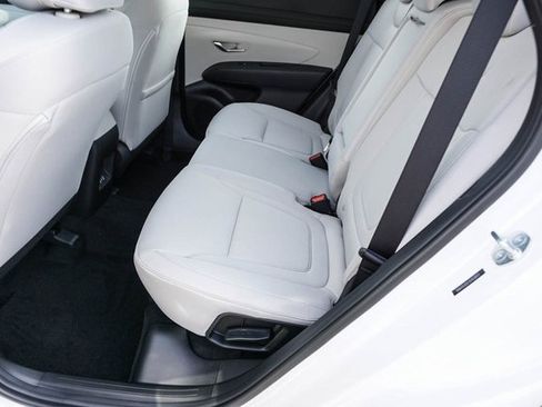 Certified 2025 Hyundai Tucson SE image 12