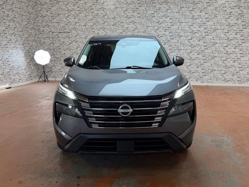Used 2024 Nissan Rogue SV AWD/4WD image 2