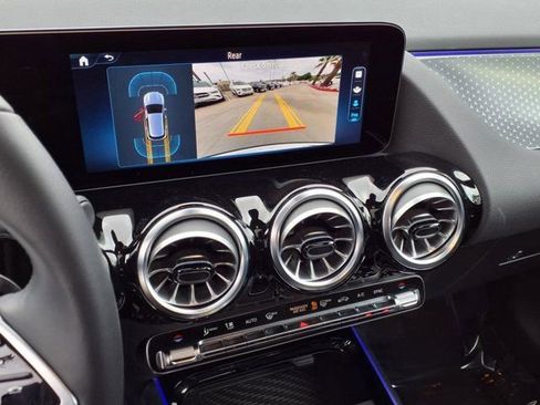 Used 2025 Mercedes-Benz GLA 250 4MATIC image 6