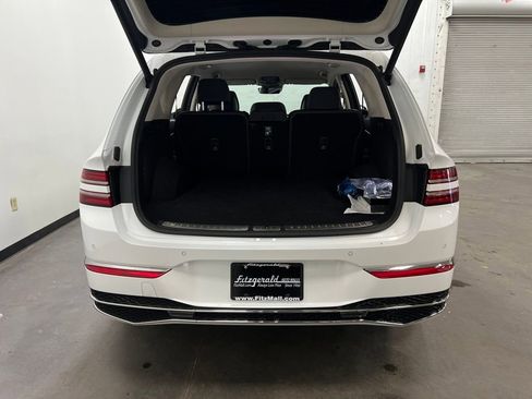 Used 2025 Genesis GV80 2.5T image 24