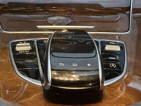 Used 2015 Mercedes-Benz C 300 4MATIC Sedan image 16