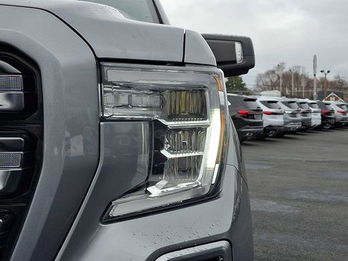 Certified 2021 GMC Sierra 1500 AT4 w/ AT4 Premium Package image 9