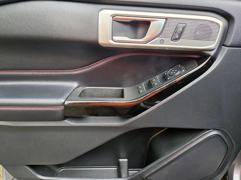Used 2022 Ford Explorer ST-Line RWD image 19