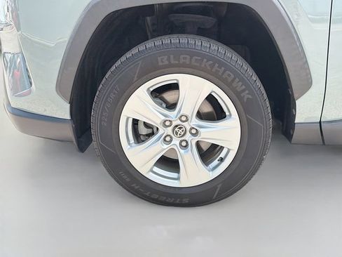 Used 2021 Toyota RAV4 XLE FWD image 39
