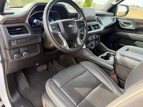 Used 2023 Chevrolet Suburban Premier image 14