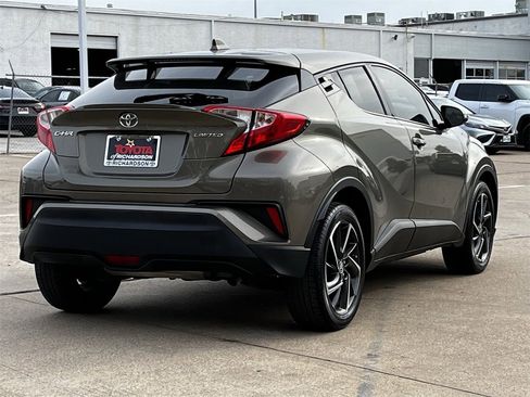 Used 2021 Toyota C-HR Limited image 4