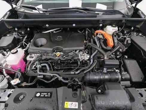 Used 2022 Toyota RAV4 LE image 14