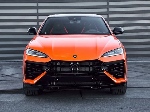 Used 2025 Lamborghini Urus SE image 13