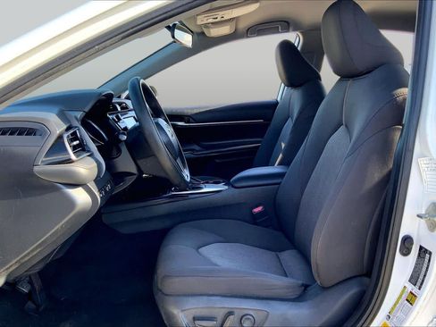 Used 2020 Toyota Camry LE FWD image 8