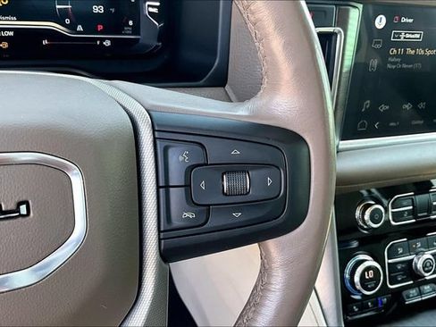 Used 2022 GMC Yukon Denali w/ Denali Premium Package RWD image 19