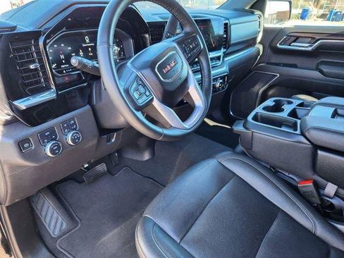 Used 2024 GMC Sierra 1500 SLT AWD/4WD image 9
