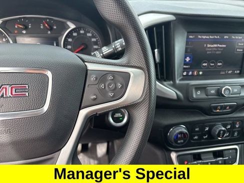 Used 2024 GMC Terrain SLE w/ Driver Convenience Package FWD image 18