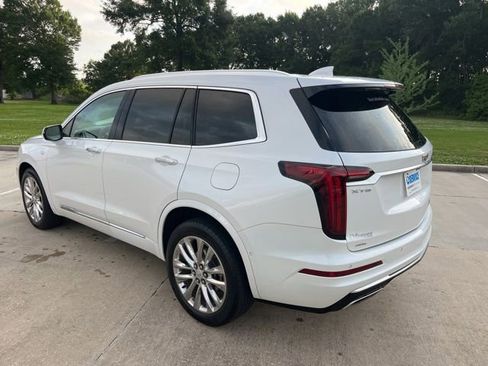 Used 2023 Cadillac XT6 Premium Luxury w/ Technology Package AWD/4WD image 3
