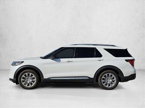 Used 2025 Ford Explorer Platinum RWD image 9