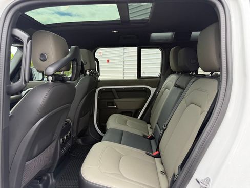 Certified 2026 Land Rover Defender 110 X-Dynamic SE AWD/4WD image 21