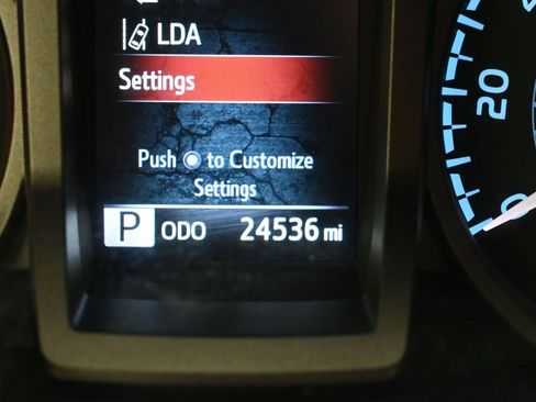 Used 2022 Toyota Tacoma TRD Sport image 13