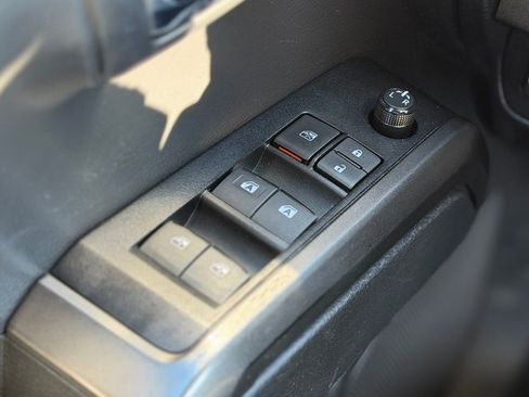 Used 2022 Toyota Tacoma TRD Off-Road w/ Technology Package image 19