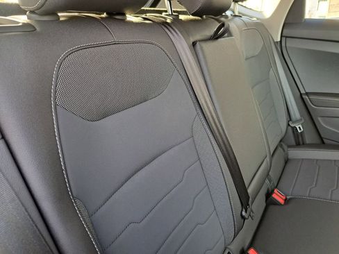 New 2026 Volkswagen Taos SE image 25