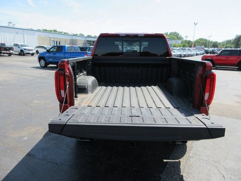 Used 2024 GMC Sierra 1500 AT4 w/ Technology Package AWD/4WD image 7