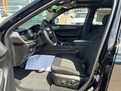 New 2025 Jeep Grand Cherokee Laredo X w/ Luxury Tech Group I image 22